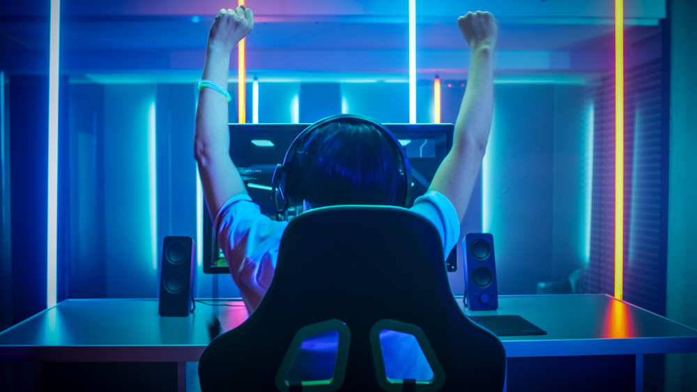 gamer jogando online